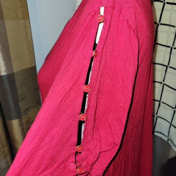 Red Short-Sleeve Top - Picture 4 of 9